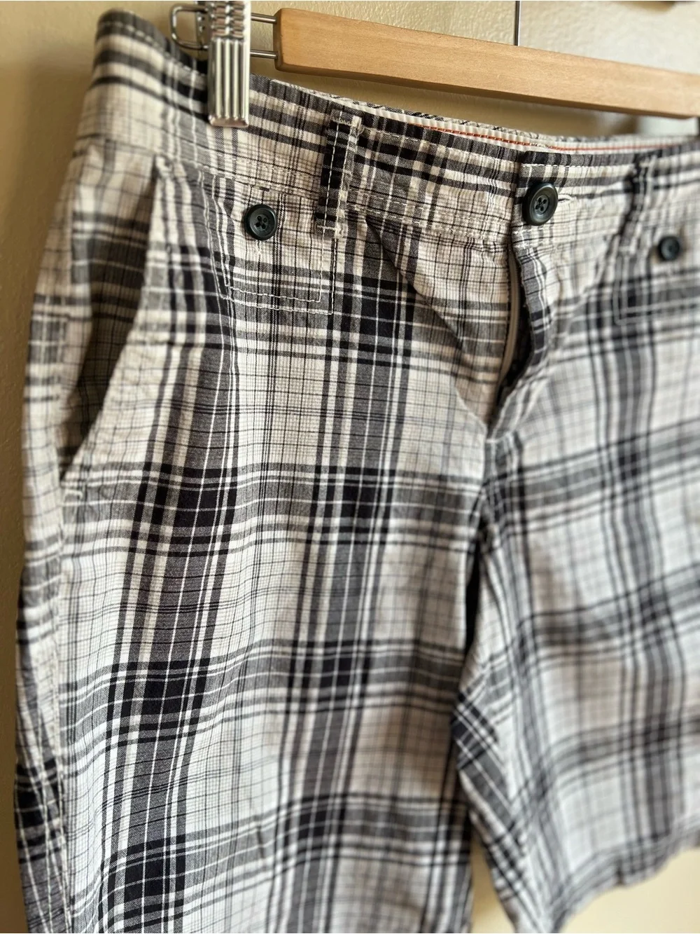 Dockers Women’s Size 8 Black White Plaid Mid Rise Bermuda Walking Shorts